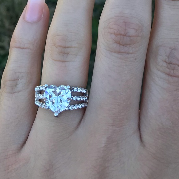 New Zircon Ring Woman Magical Beautiful ring - Picture 6 of 6